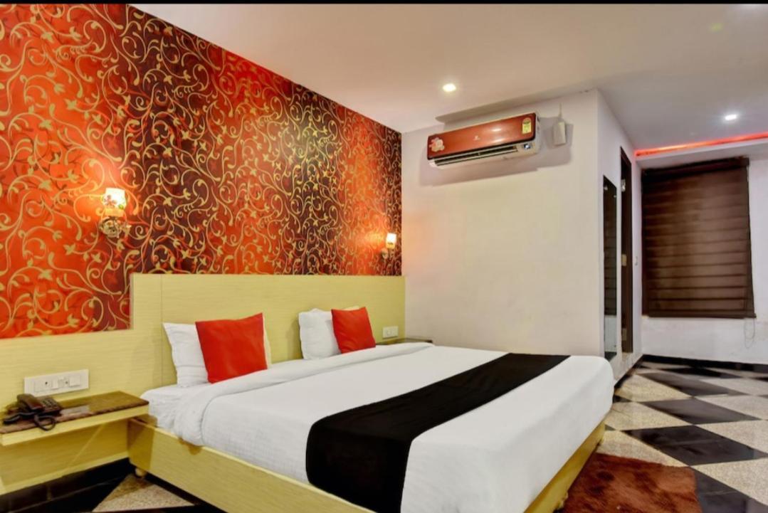 Citi Club Hotel Kanpur Buitenkant foto