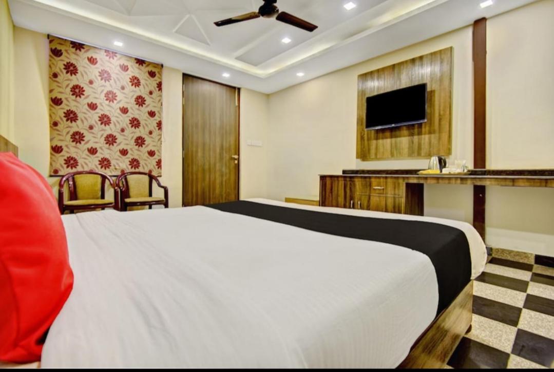 Citi Club Hotel Kanpur Buitenkant foto