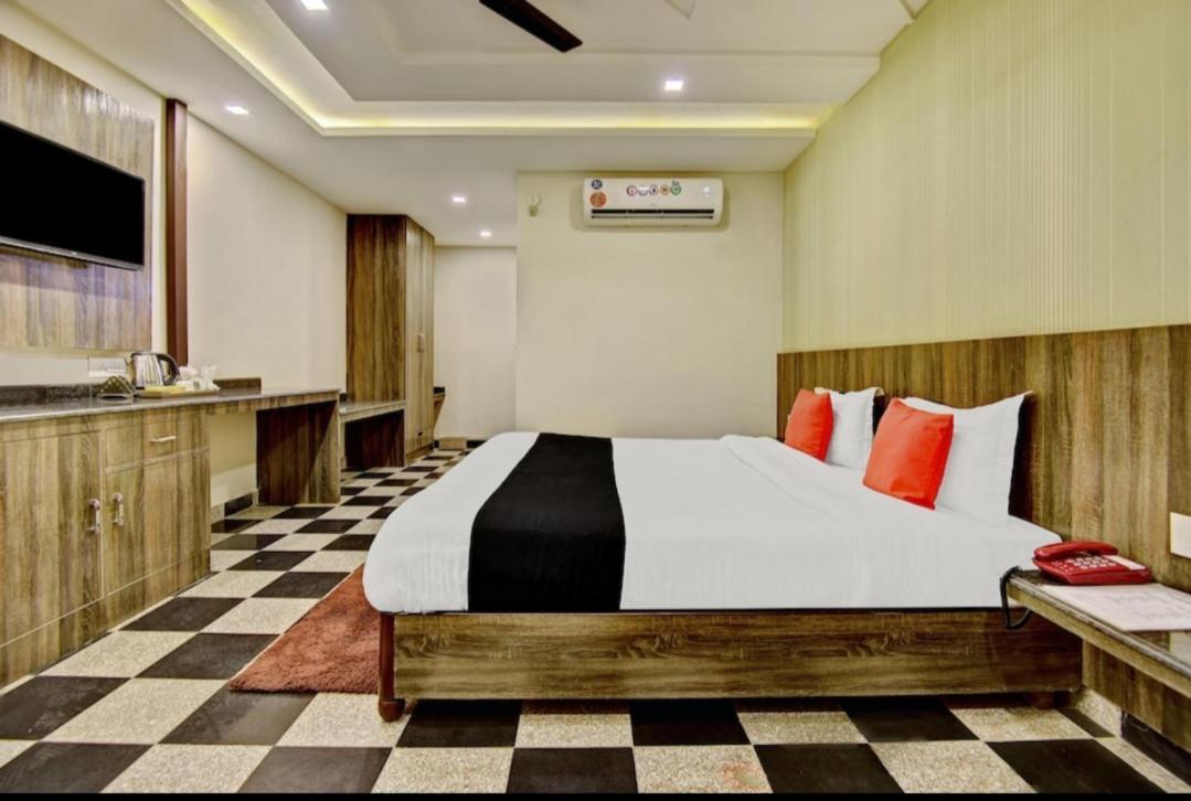 Citi Club Hotel Kanpur Buitenkant foto